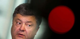 PETÍCIU – VYHLÁSENIE PETRA POROŠENKA ZA „PERSONU NON GRATA“- PODPÍSALI ZA NECELÝ DEŇ STOVKY ĽUDÍ