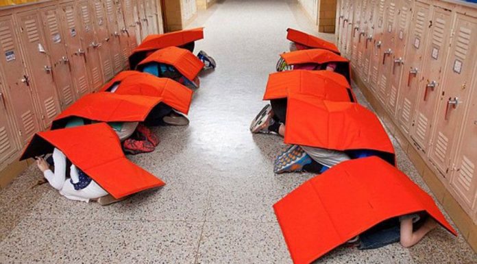 NEPRIESTRELNÉ „PRIKRÝVKY“ BUDÚ CHRÁNIŤ ŠTUDENTOV PRED STREĽBOU