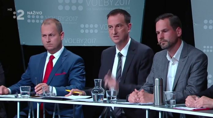 VÝRAZ TVÁRE POLITIKA PO KONFRONTÁCII S NEPRÍJEMNOU INFORMÁCIOU